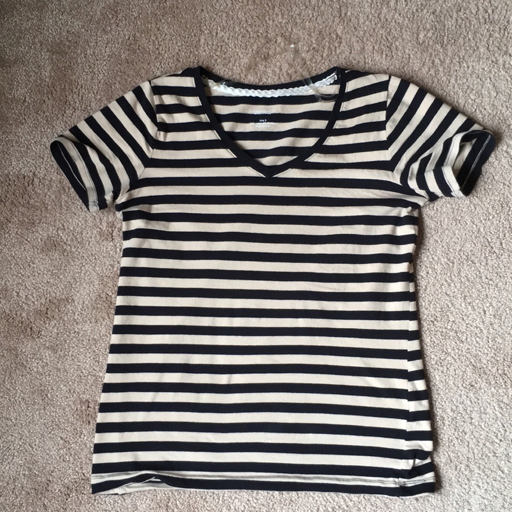 Stripped “V” neck shirt